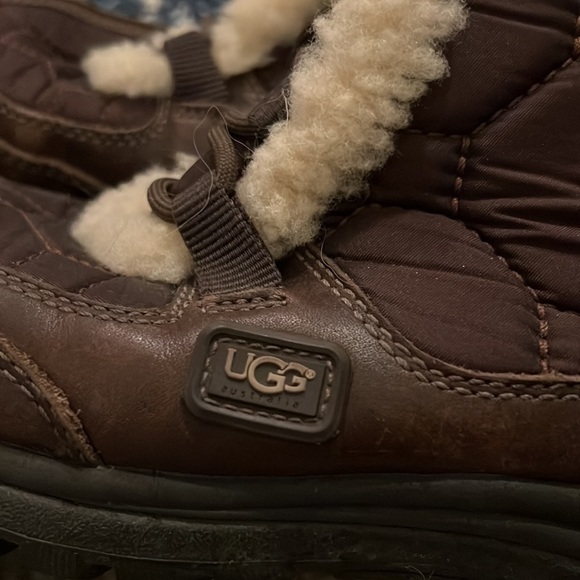 Women’s Uggs Snow Boots Size 7 - Picture 8 of 8